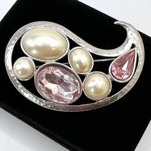 TAT Elegant Silver and Pink Gemstone Brooch